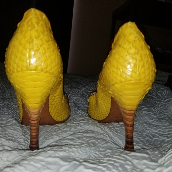 Authentic Yellow Python PRADA Heels size 39!!! - Picture 7 of 8